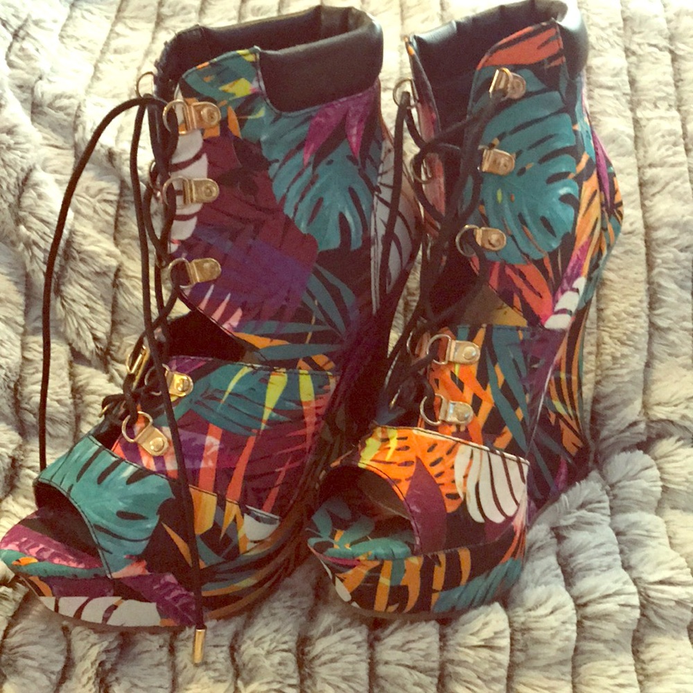 Retro peep toe boot/sandal